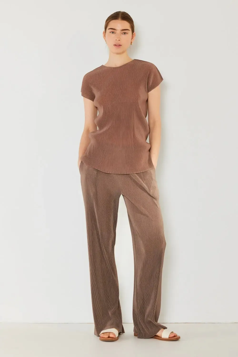 women rib pleated cap sleeve top
