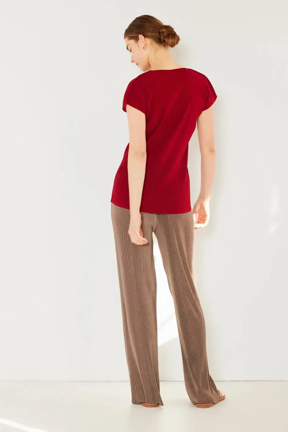women rib pleated cap sleeve top