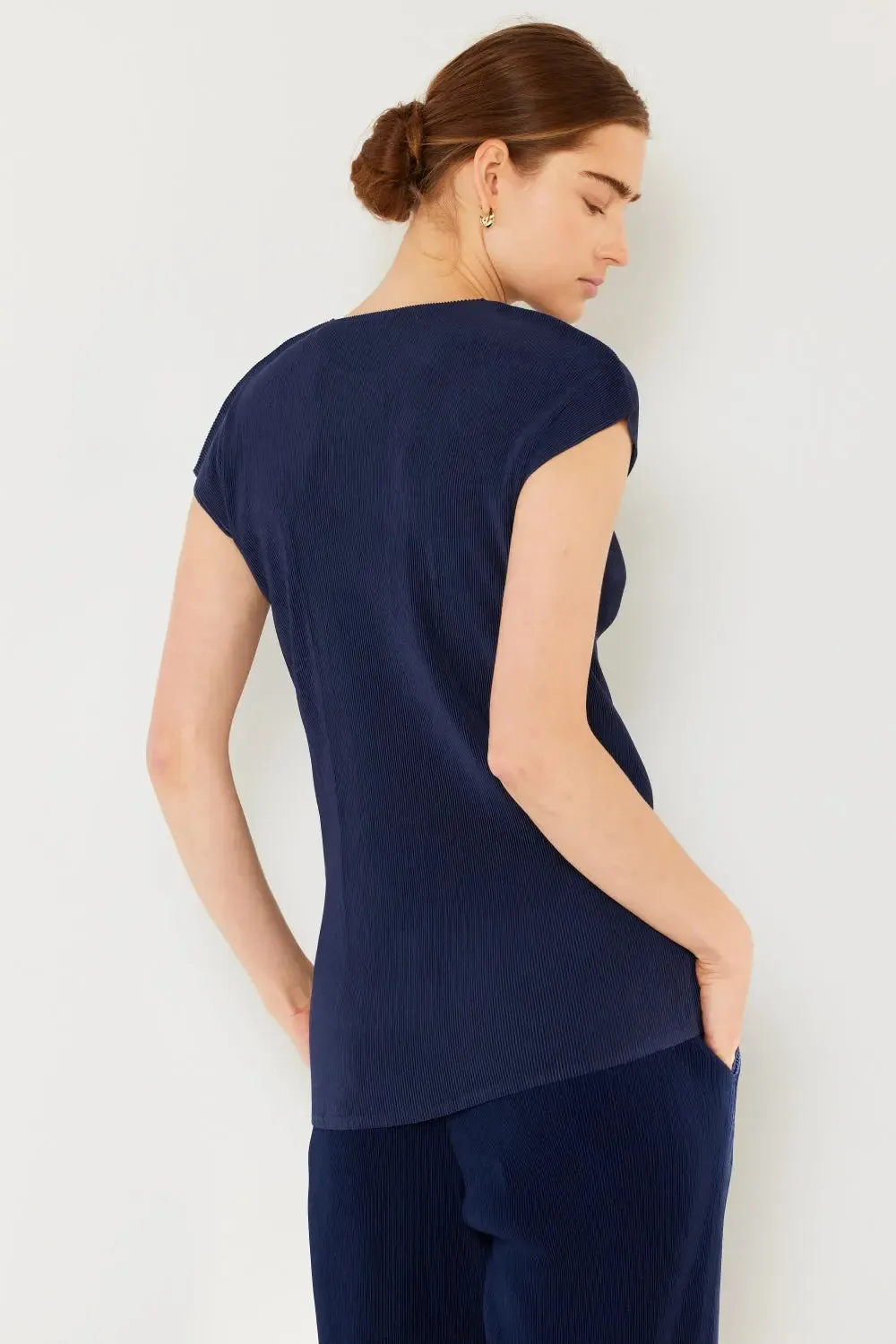 women rib pleated cap sleeve top