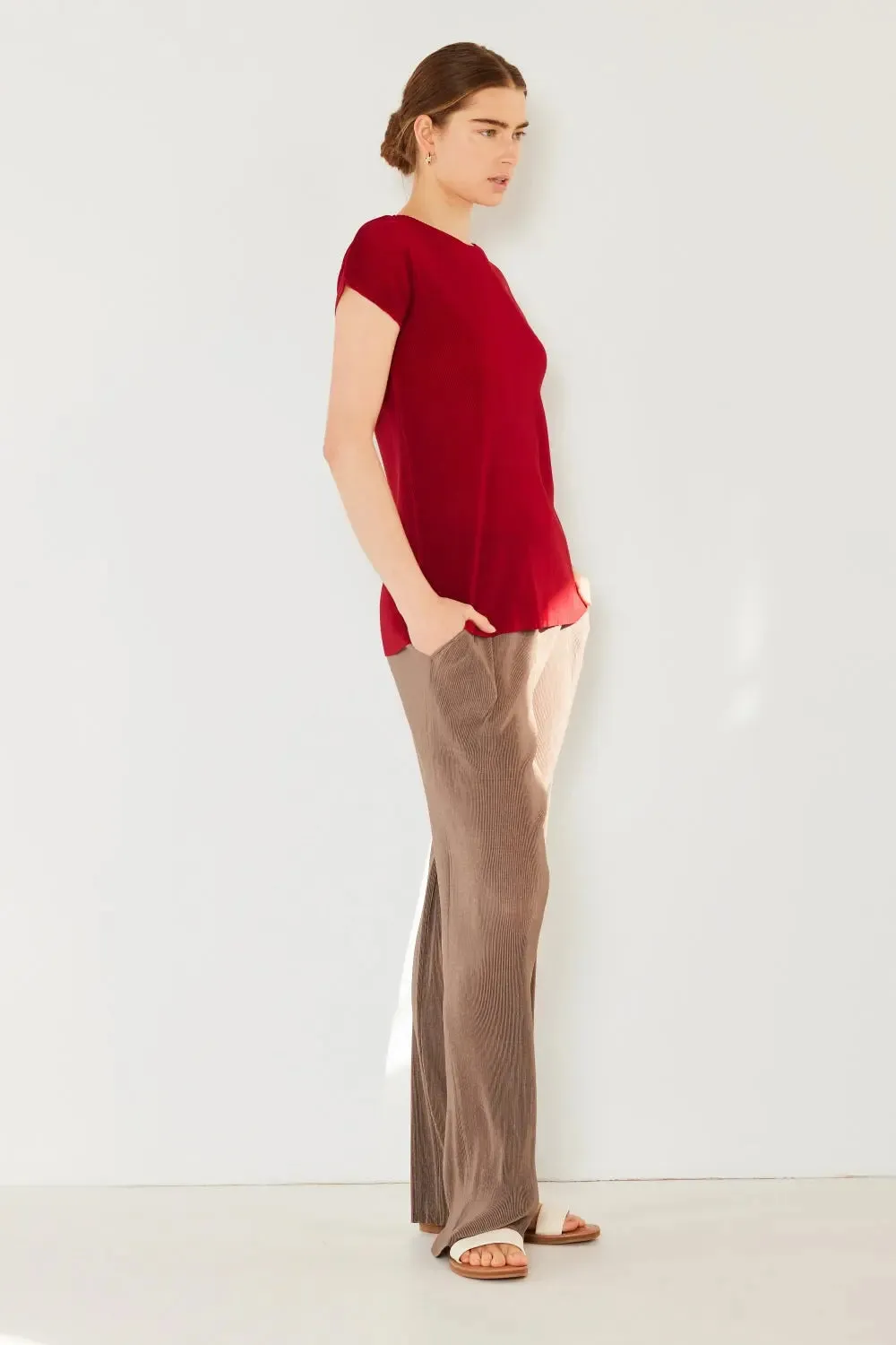 women rib pleated cap sleeve top