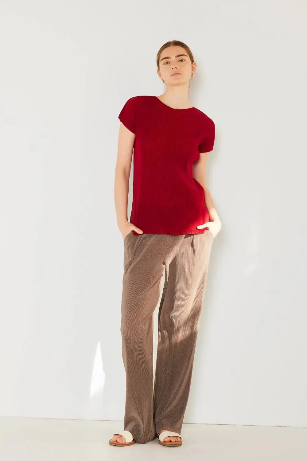 women rib pleated cap sleeve top
