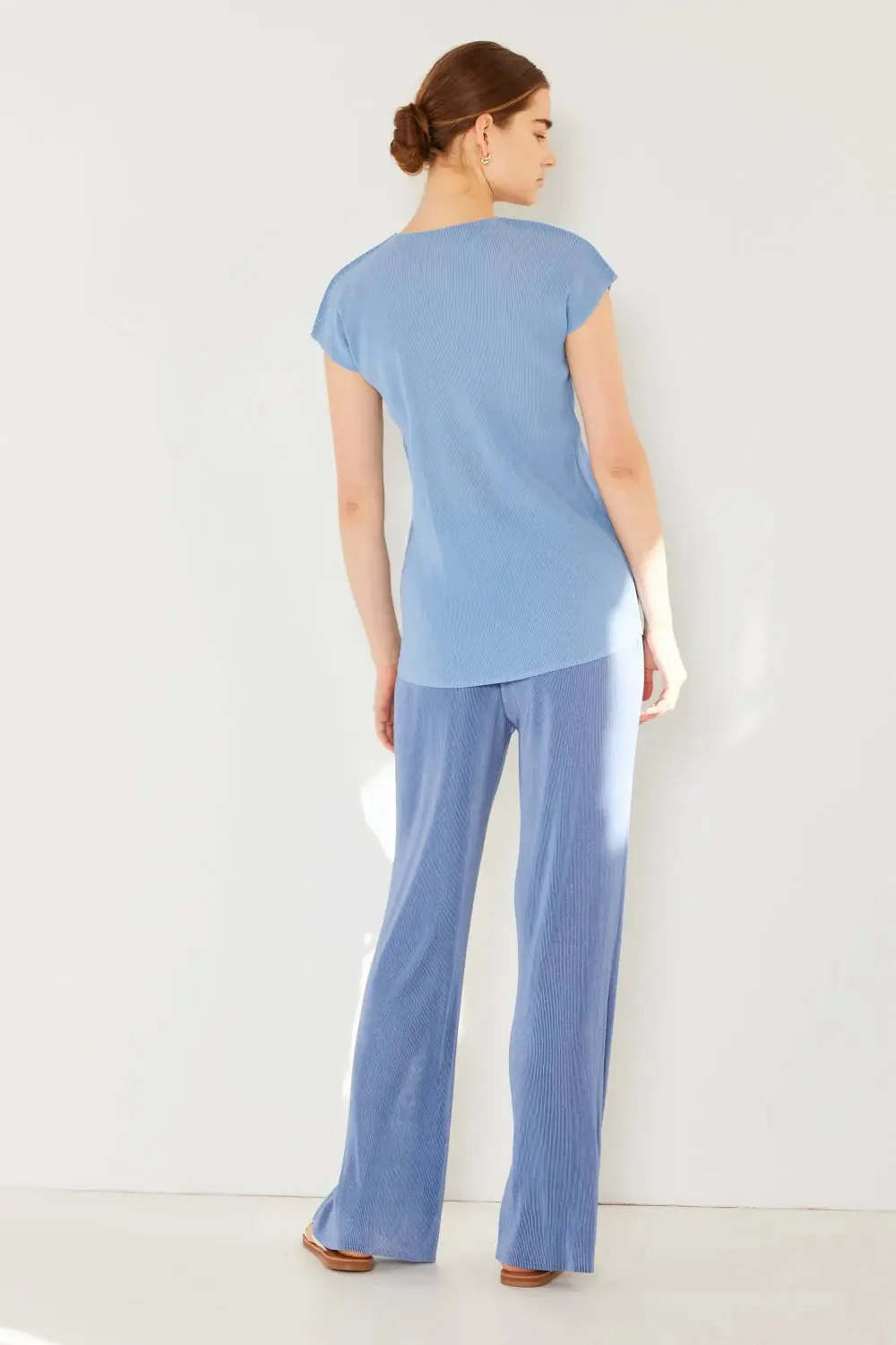 women rib pleated cap sleeve top